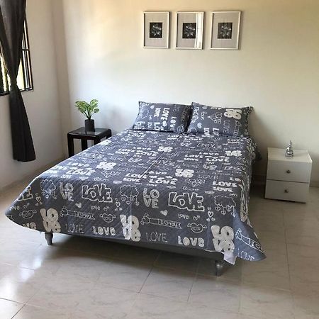 Habitaciones Independientes Cerca Al Aeropuerto 1 Cartagena Екстер'єр фото